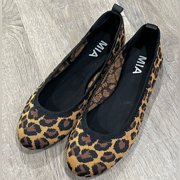 MIA Size 6.5 Cheetah Print Rubber Sole Stretch Ballet Flat Loafer Shoe EUC - Picture 2 of 8